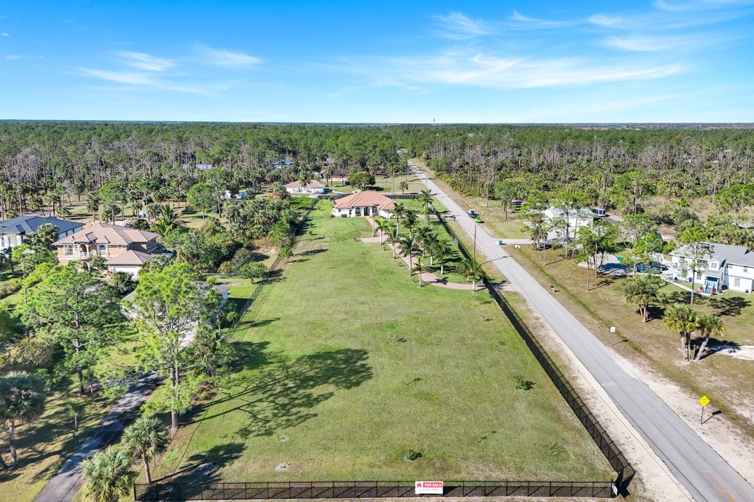 90 22nd Ave NW, Naples, FL 34120