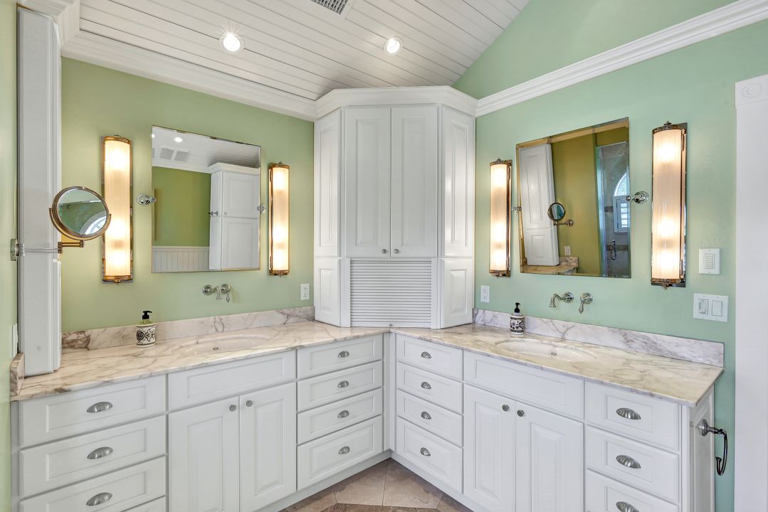 3822 Survey Cir, Bonita Springs, FL 34134