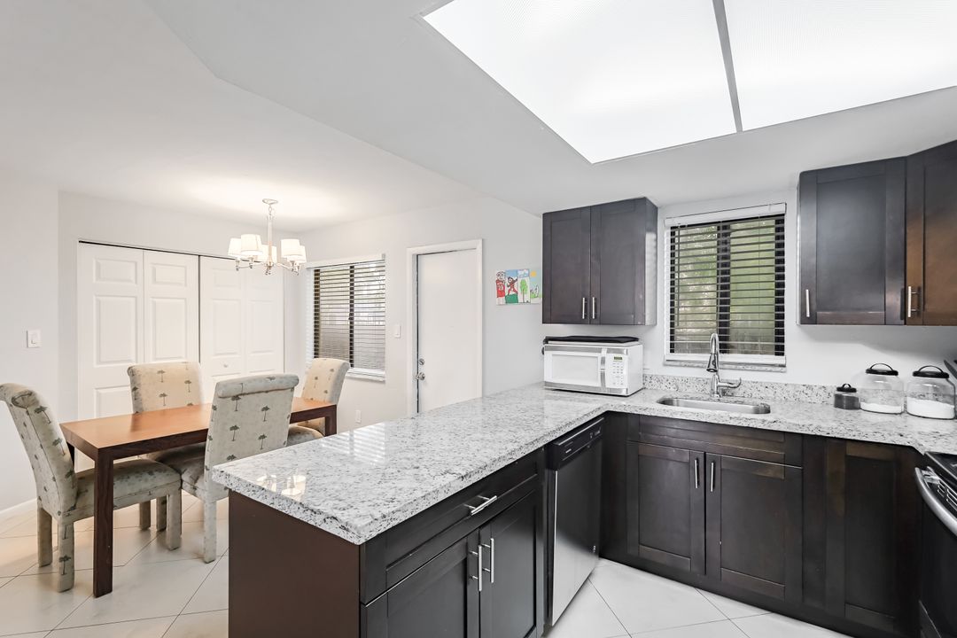 1400 Green Valley Cir #1002, Naples, FL 34104