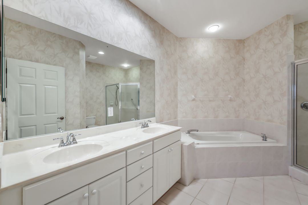 8545 Danbury Blvd #204, Naples, FL 34120
