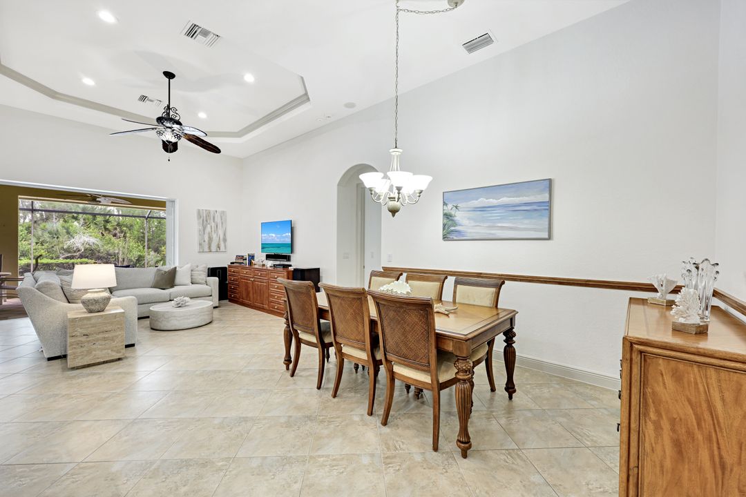 7655 Martino Cir, Naples, FL 34112