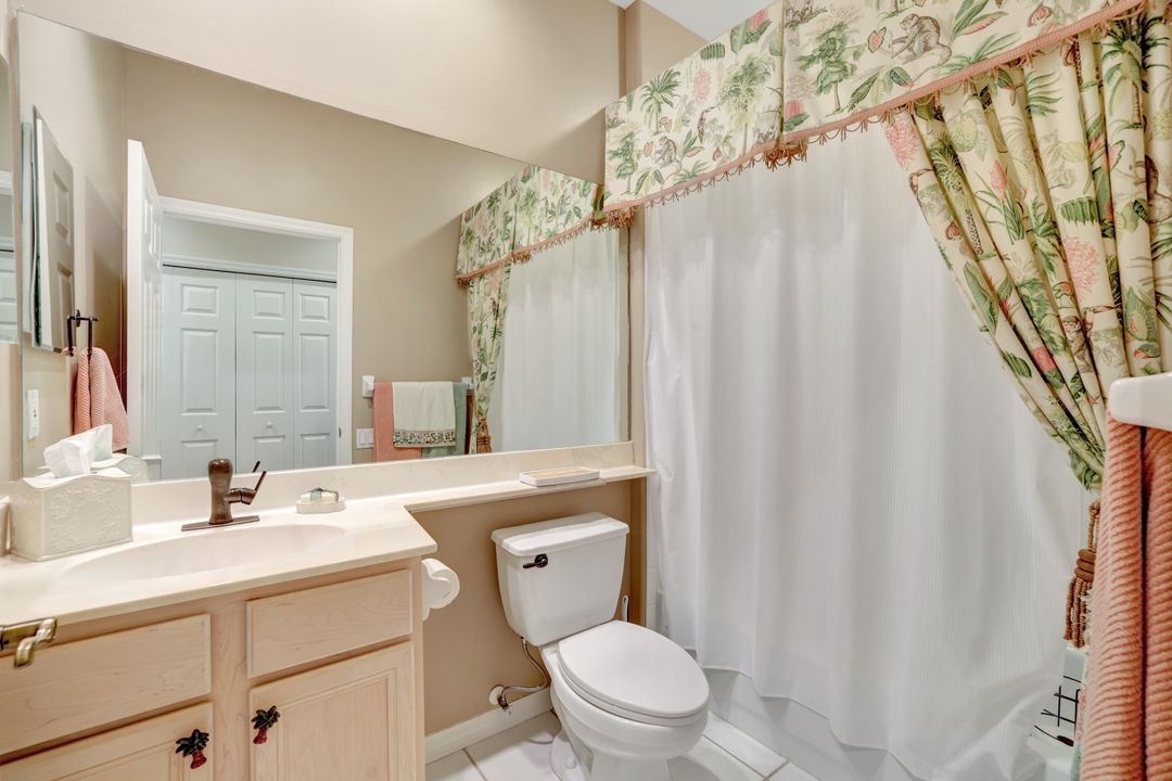 8560 Danbury Blvd #202, Naples, FL 34120