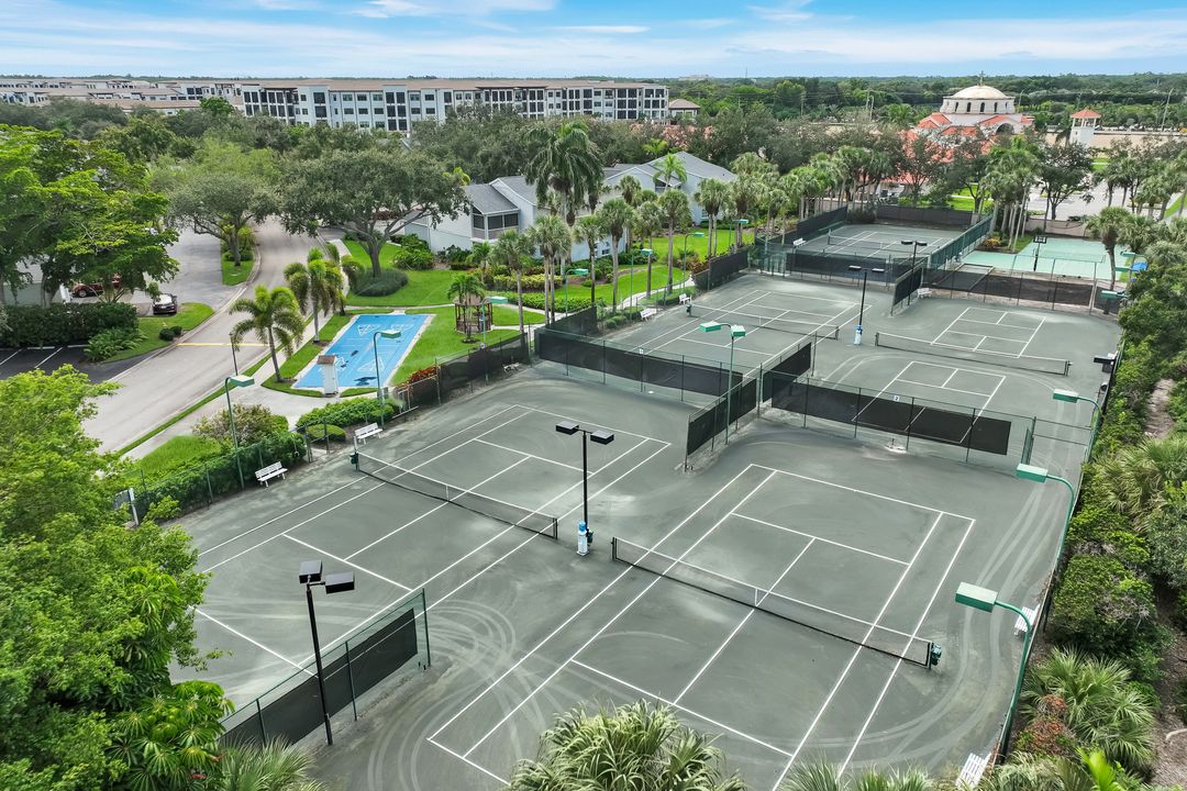 2731 Citrus Lake Dr #G101, Naples, FL 34109