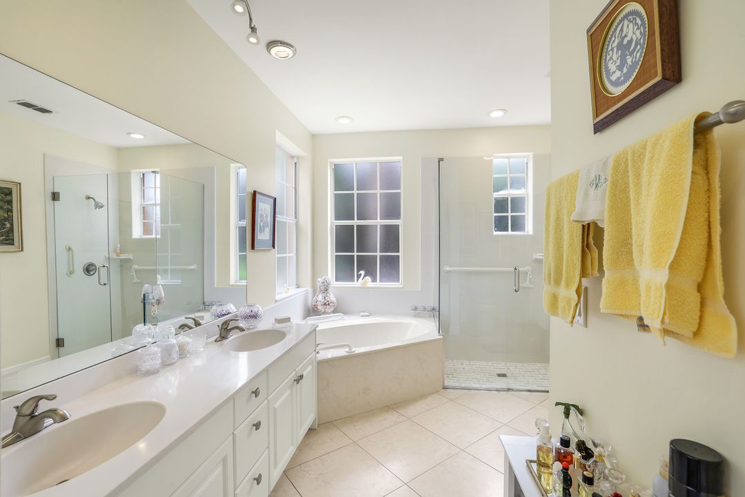 4795 Aston Gardens Way #D-102, Naples, FL 34109