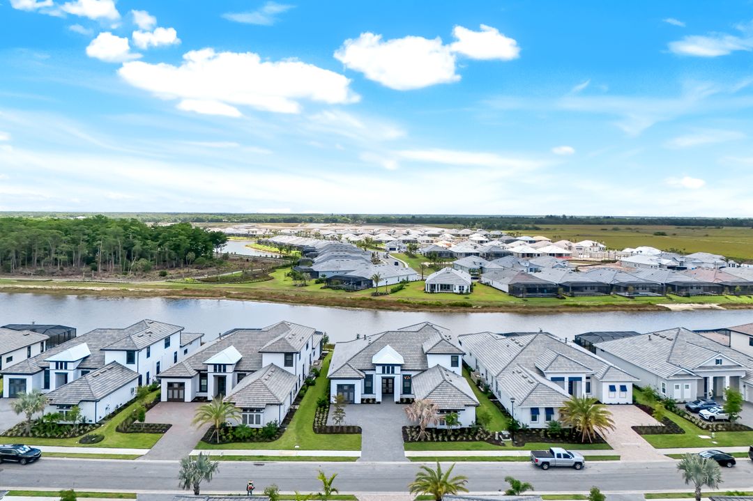 15460 Turin Dr, Naples, FL 34114