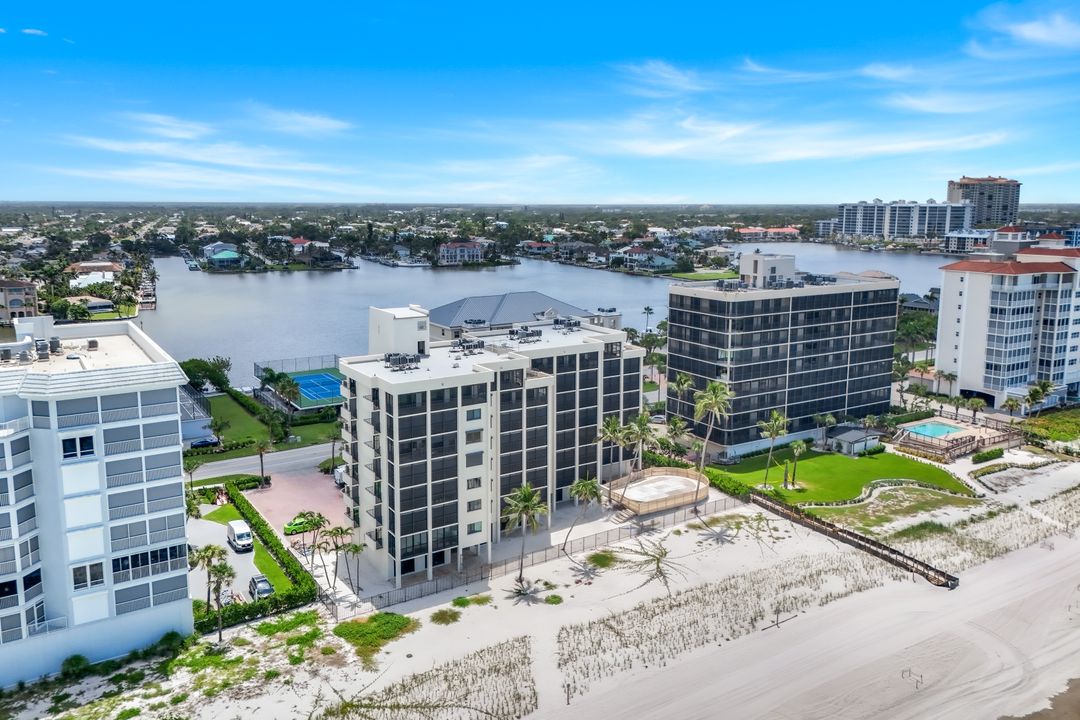9715 Gulf Shore Dr #702, Naples, FL 34108