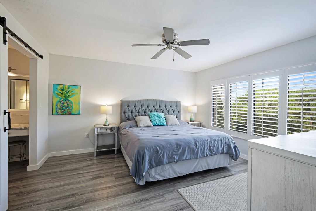 15191 Cedarwood Ln, Naples, FL 34110