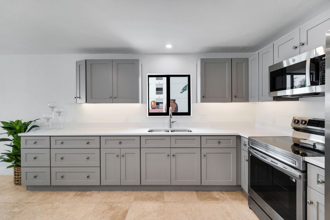 538 Estero Blvd #304, Fort Myers Beach, FL 33931