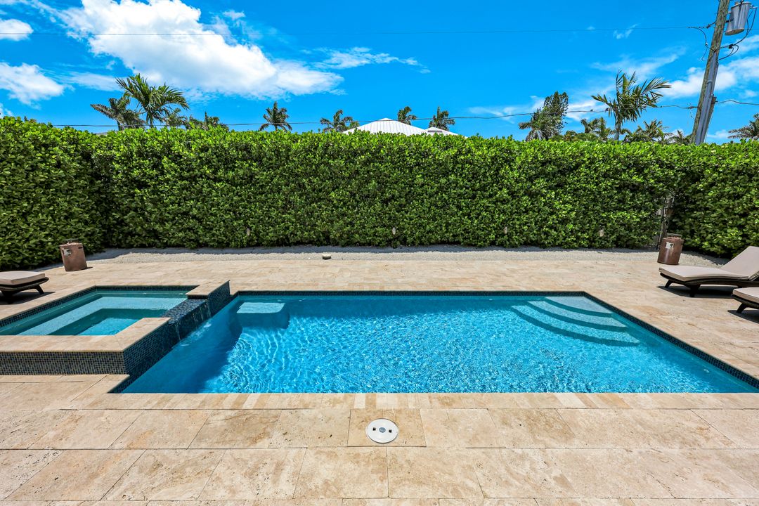 1167 22nd Ave N, Naples, FL 34103
