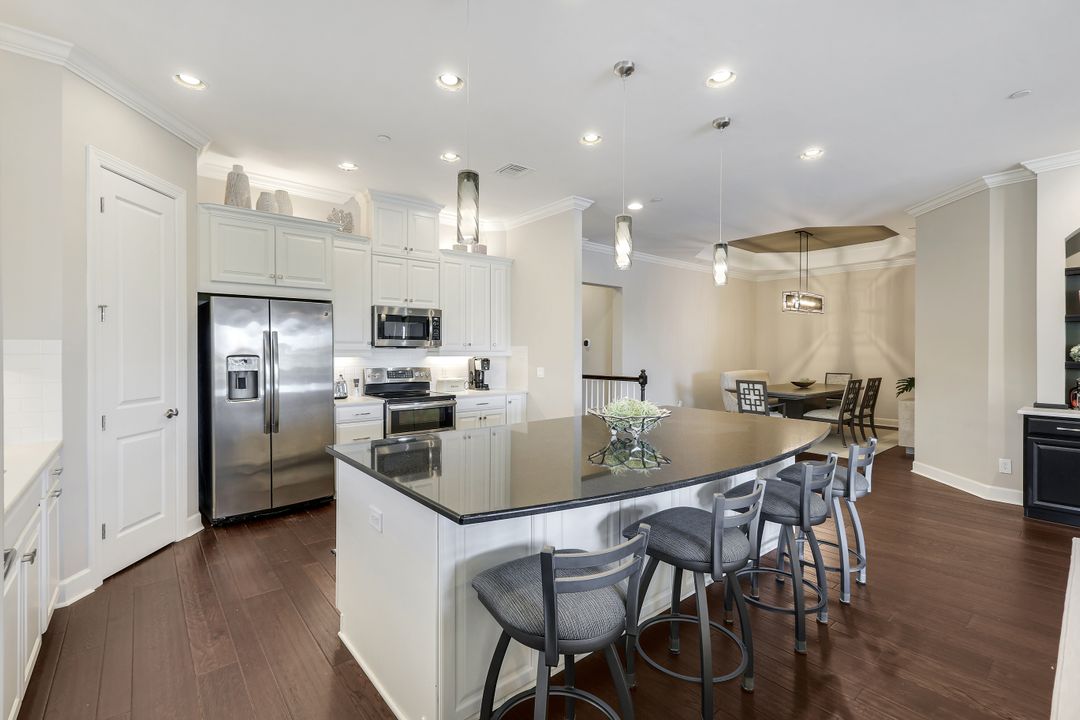 9684 Montelanico Loop #204, Naples, FL 34119