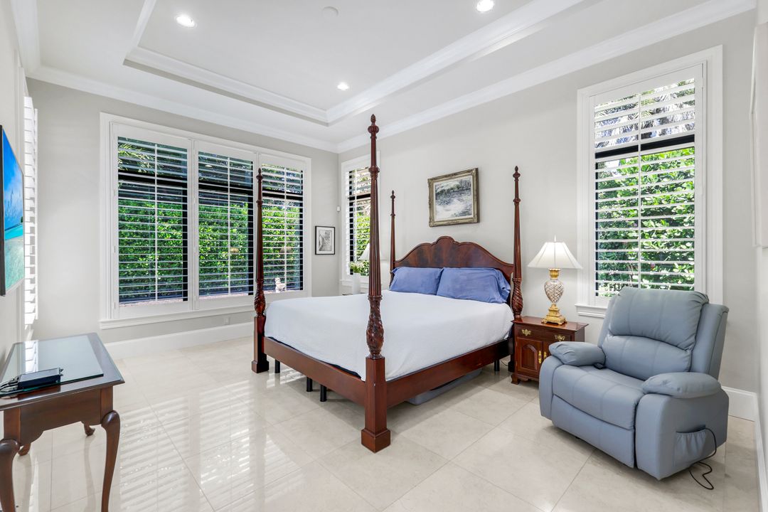 2351 Traditions Ct, Naples, FL 34105
