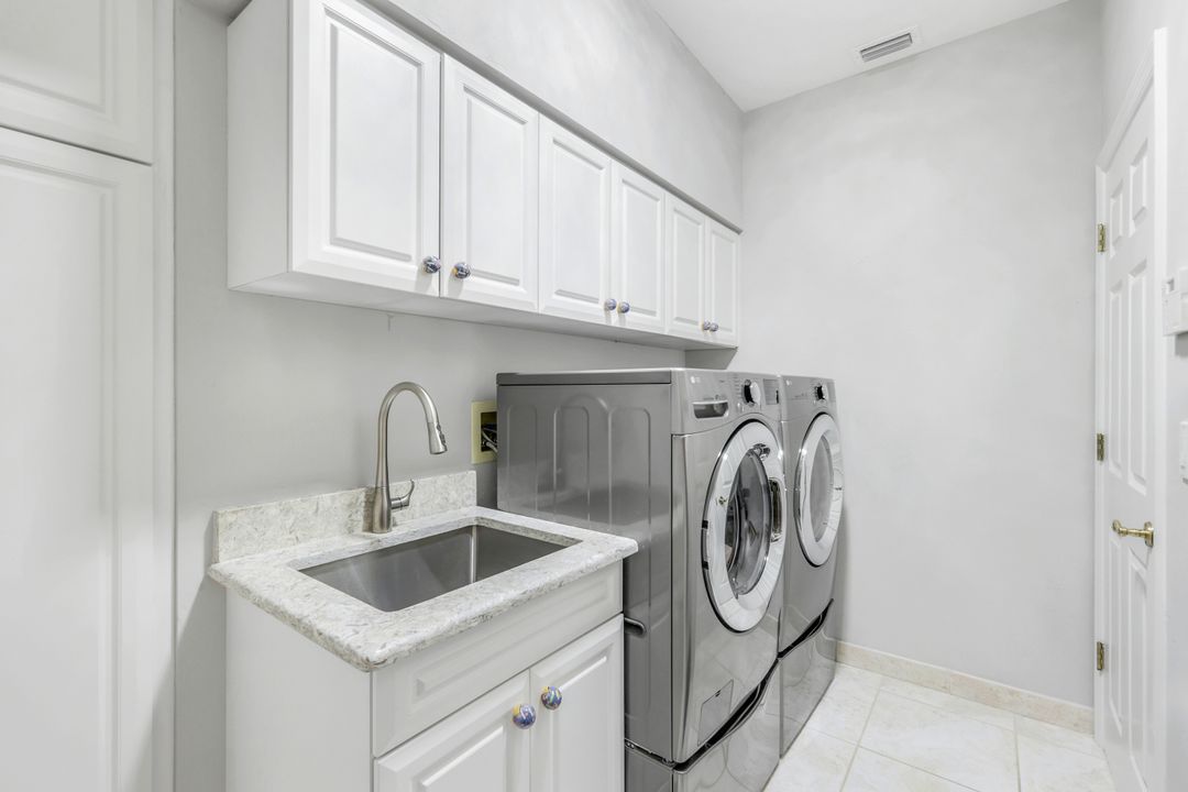 3760 Lakemont Dr, Bonita Springs, FL 34134