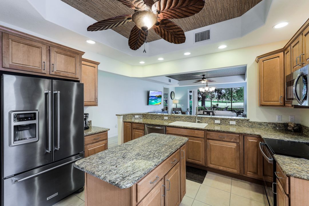 8649 Champions Point #1202, Naples, FL 34113