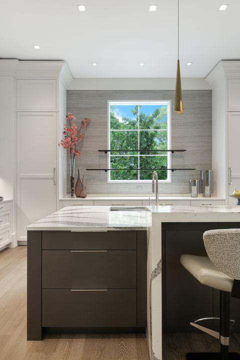 2075 Gordon Dr, Naples, FL 34102