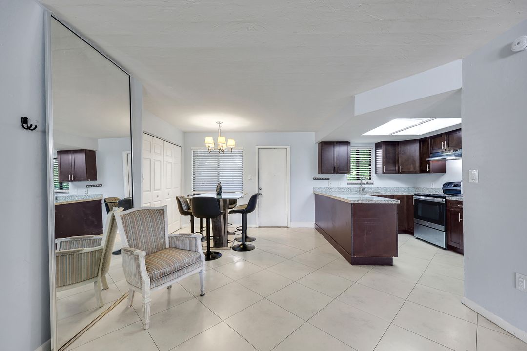 1400 Green Valley Cir #1002, Naples, FL 34104