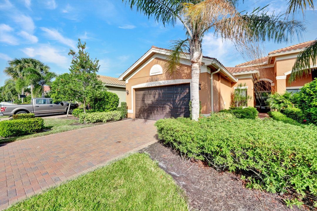 13466 Sumter Ln, Naples, FL 34109