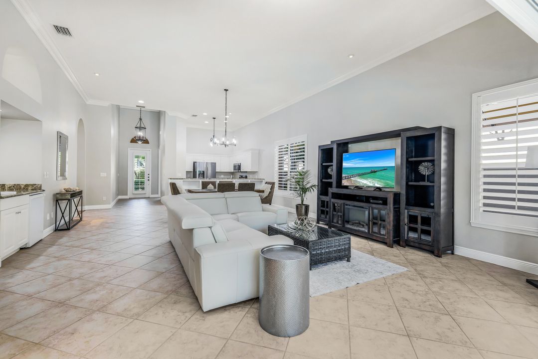 6075 Shallows Way, Naples, FL 34109