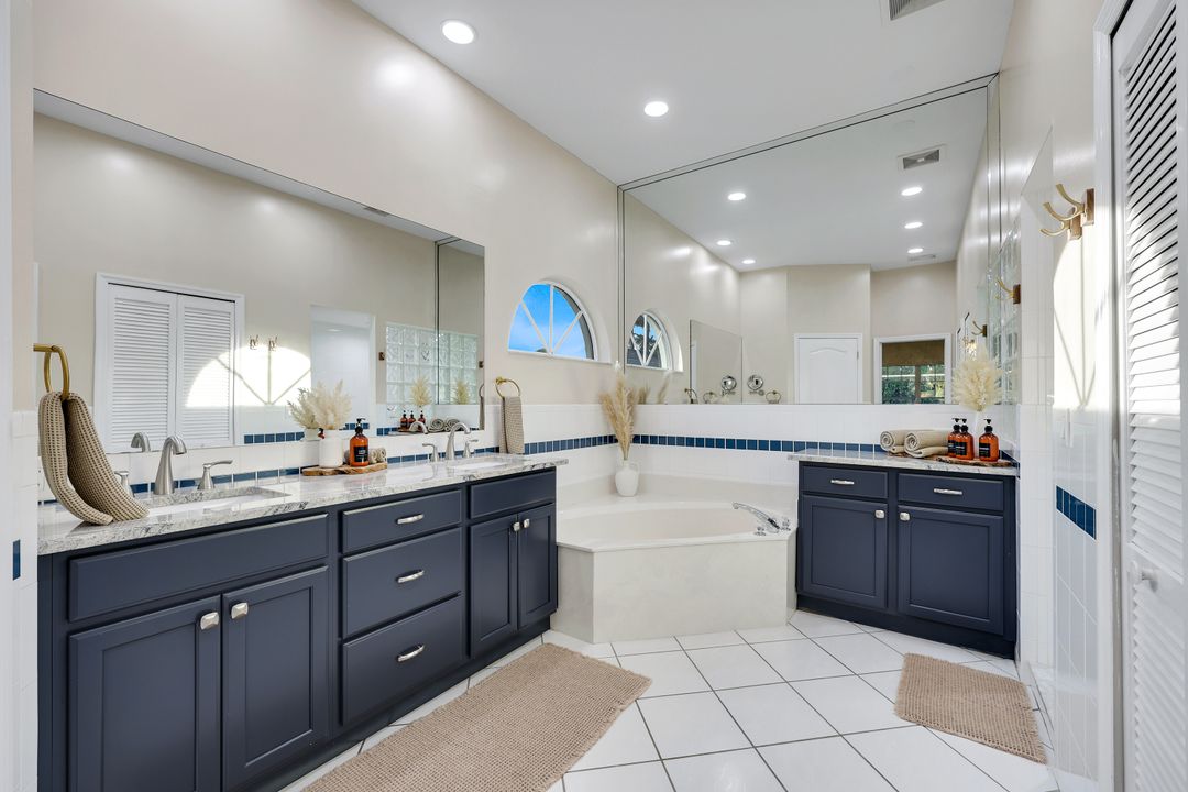 778 95th Ave N, Naples, FL 34108
