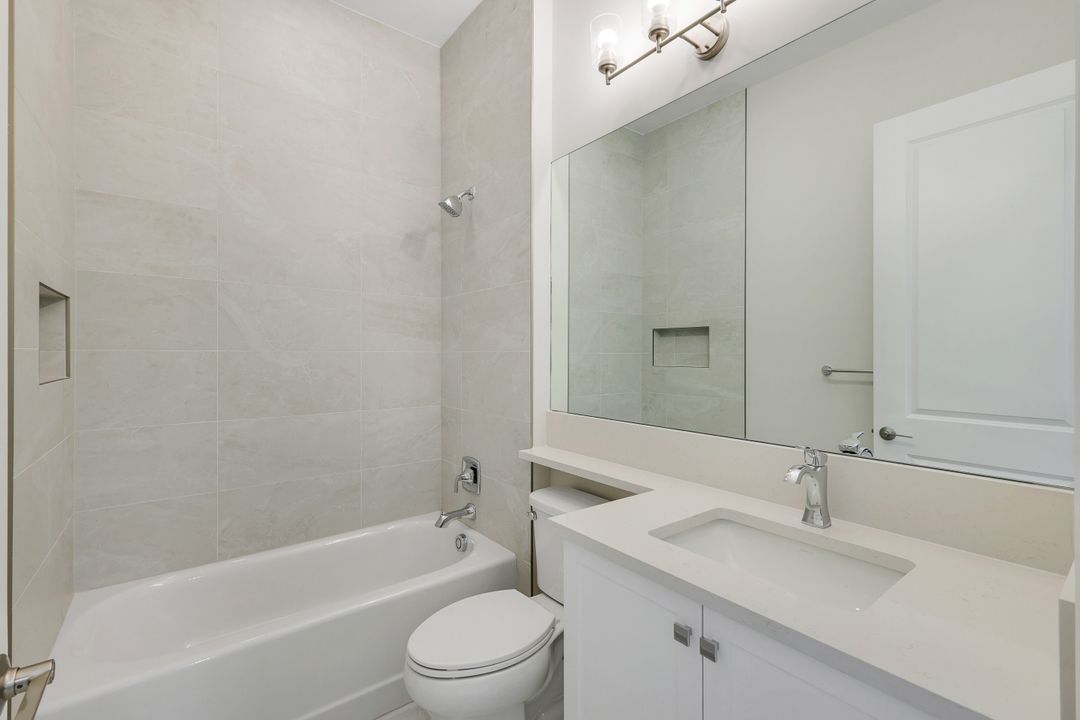 2741 Durham Cir, Naples, FL 34112