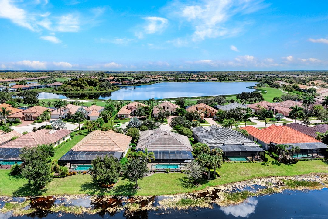 12194 Wicklow Ln, Naples, FL 34120