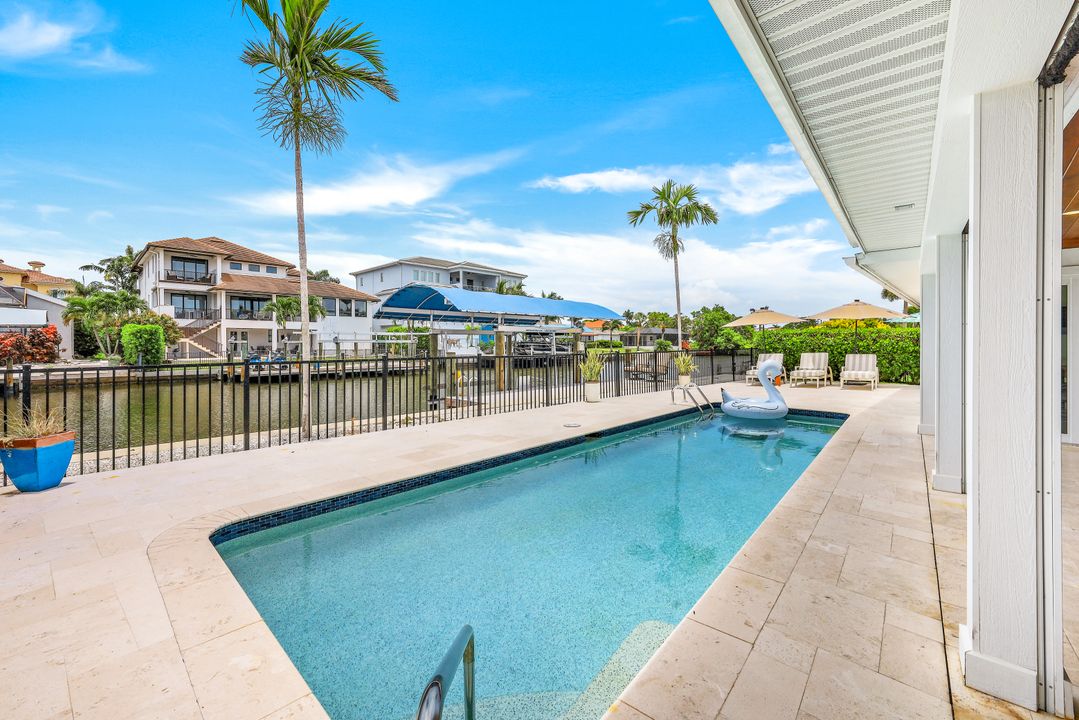 417 Lagoon Ave, Naples, FL 34108