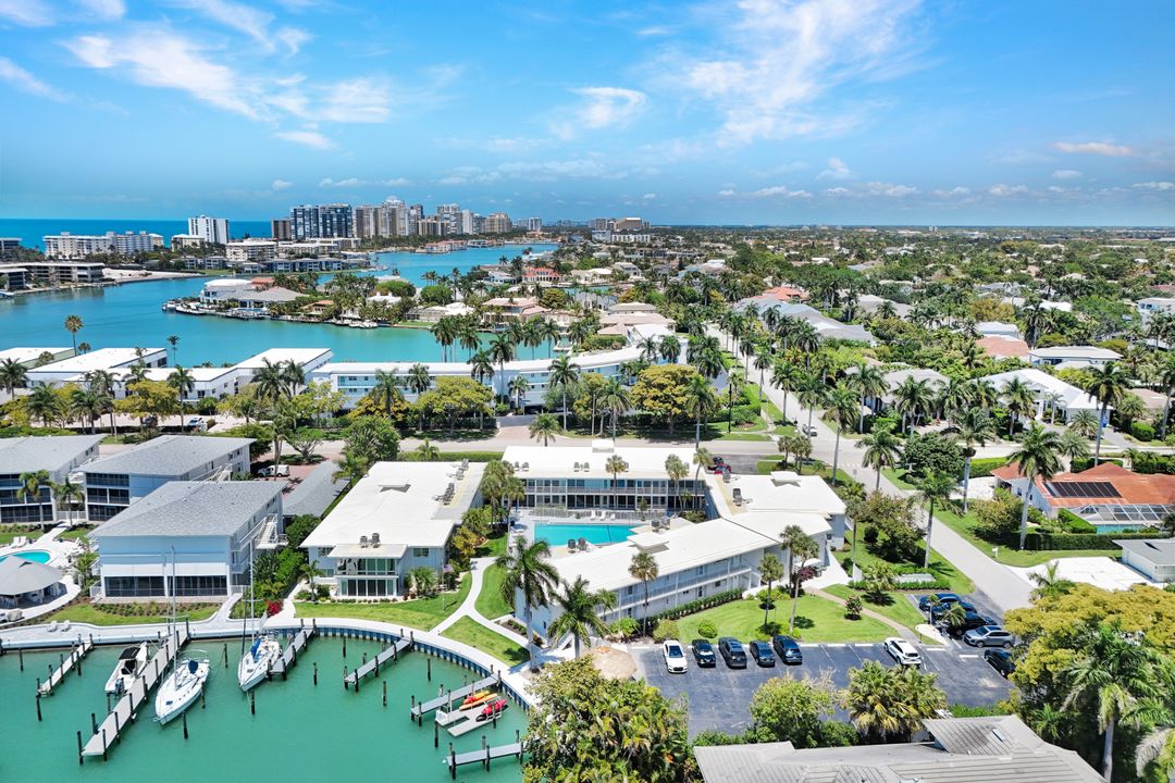 388 Harbour Dr #388, Naples, FL 34103