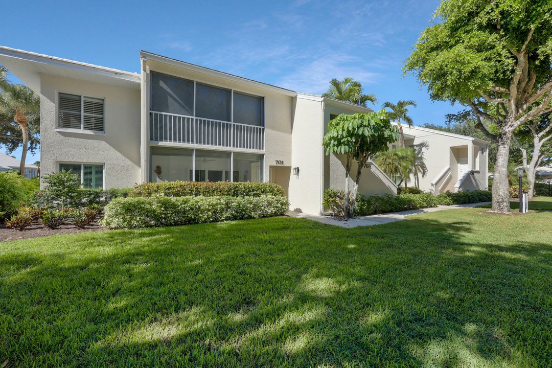 780 Willowbrook Dr #701, Naples, FL 34108