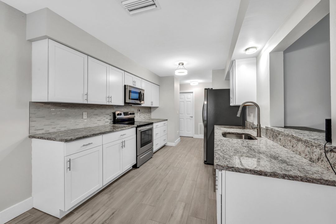 22662 Fountain Lakes Blvd, Estero, FL 33928