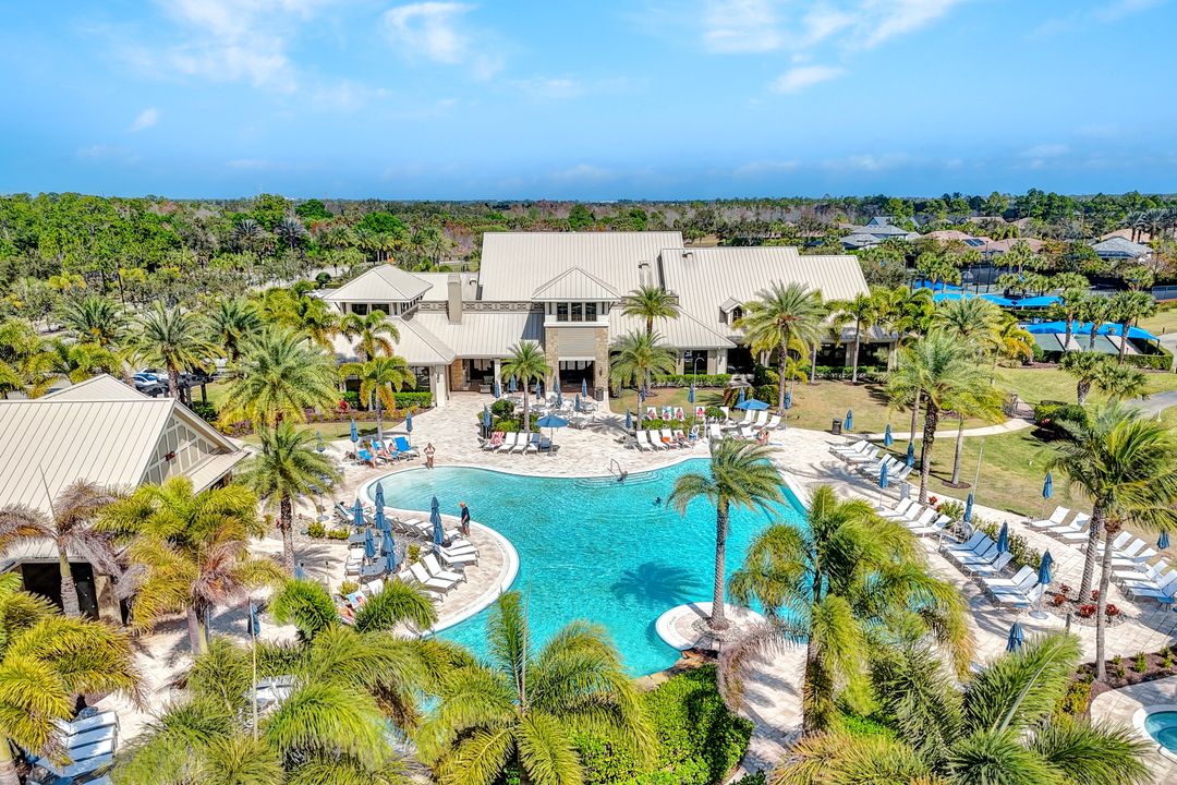 7460 Blackberry Dr, Naples, FL 34114