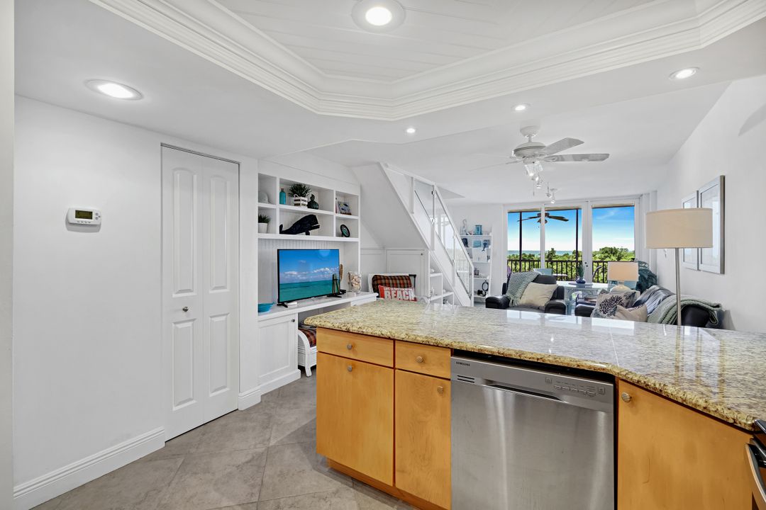 5 Bluebill Ave #505-605, Naples, FL 34108