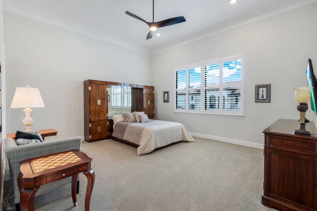 2488 Breakwater Wy #13-201, Naples, FL 34112