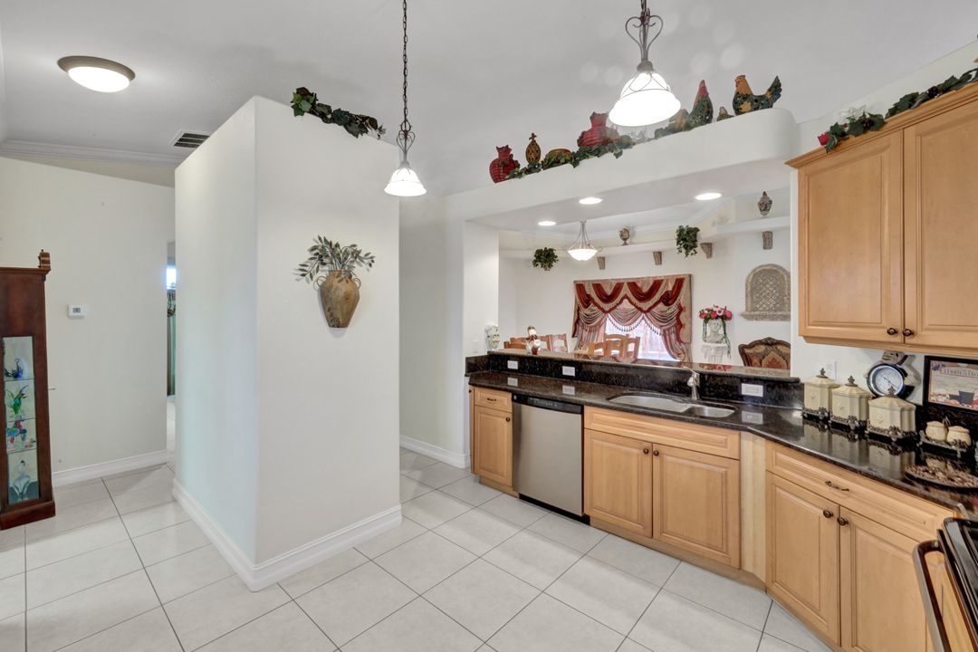 2001 NE 15th Ave, Cape Coral, FL 33909