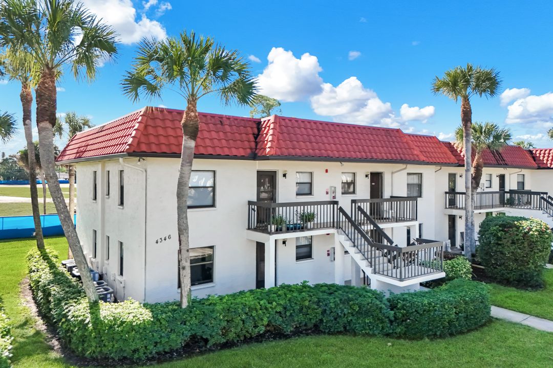 4346 27th Ct SW #101, Naples, FL 34116