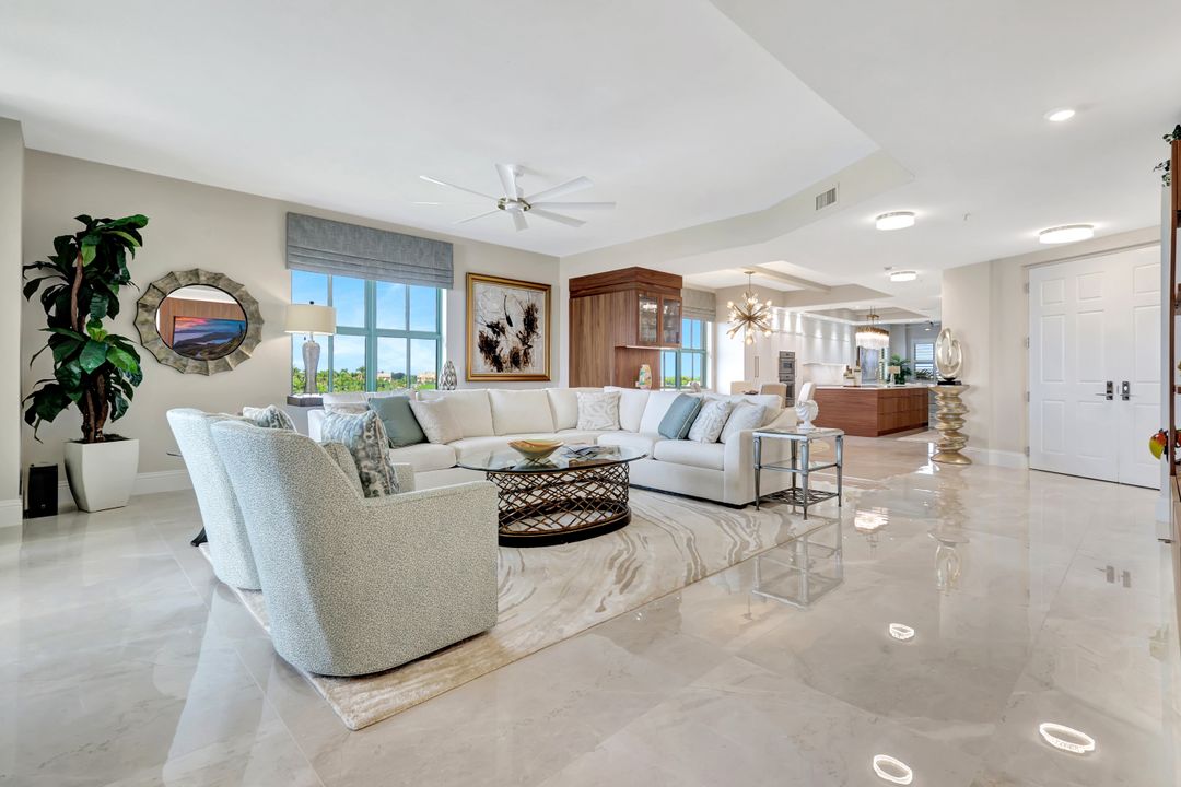 930 Cape Marco Dr #506, Marco Island, FL 34145