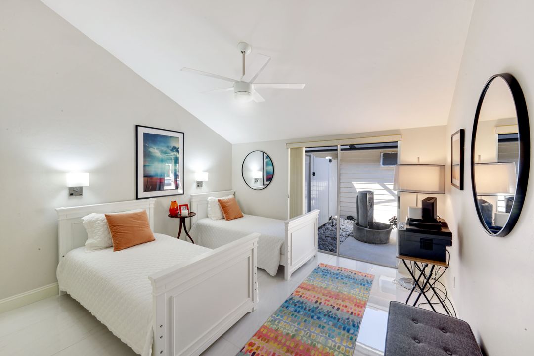 370 Edgemere Way N, Naples, FL 34105