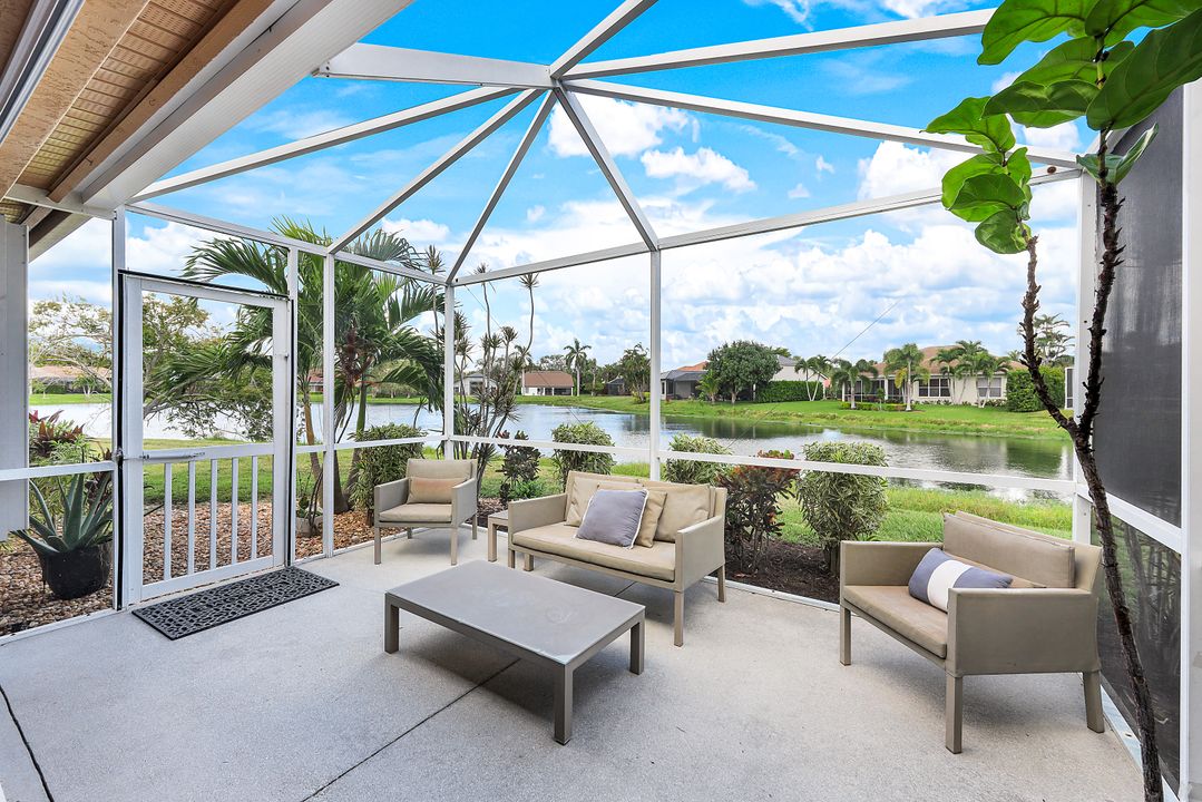 2520 Grove Isle Ct, Naples, FL 34109