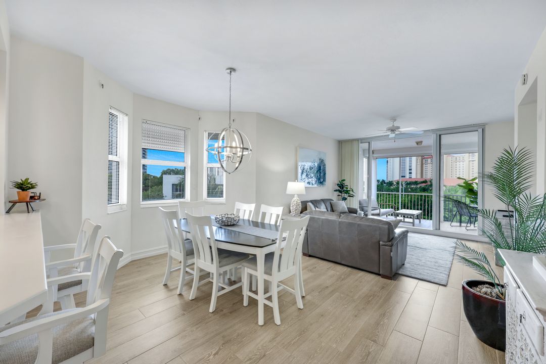 400 Flagship Dr, Naples, FL 34108