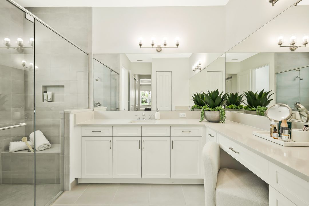 11805 Drake Ln, Naples, FL 34120