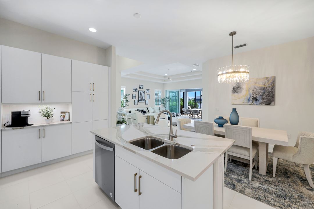 8852 Yucatan Ct, Naples, FL 34112