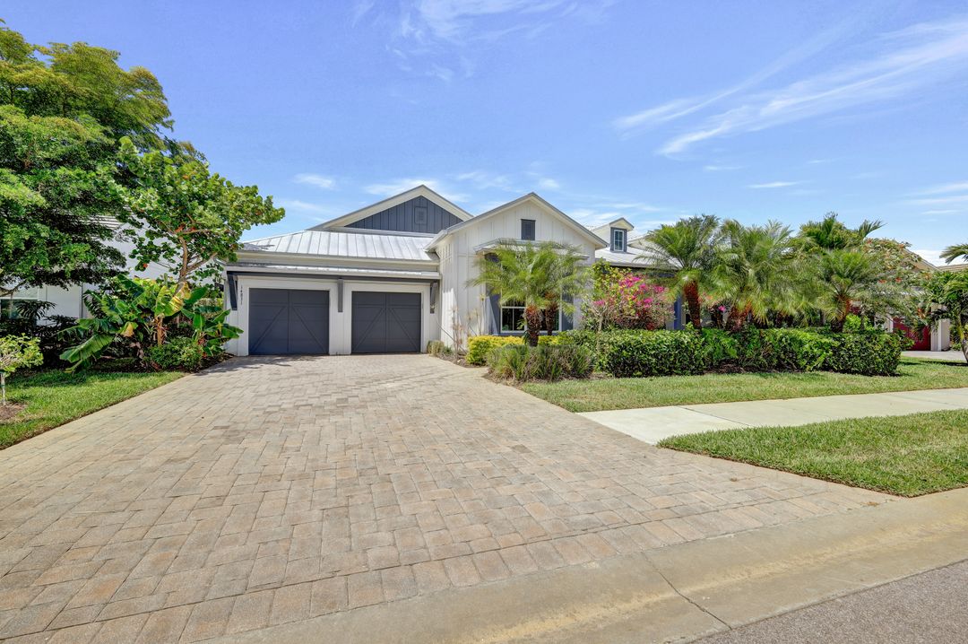 14831 Dockside Ln, Naples, FL 34114