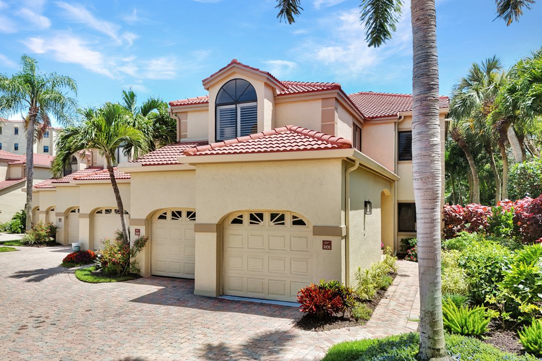 7056 Pelican Bay Blvd #201, Naples, FL 34108