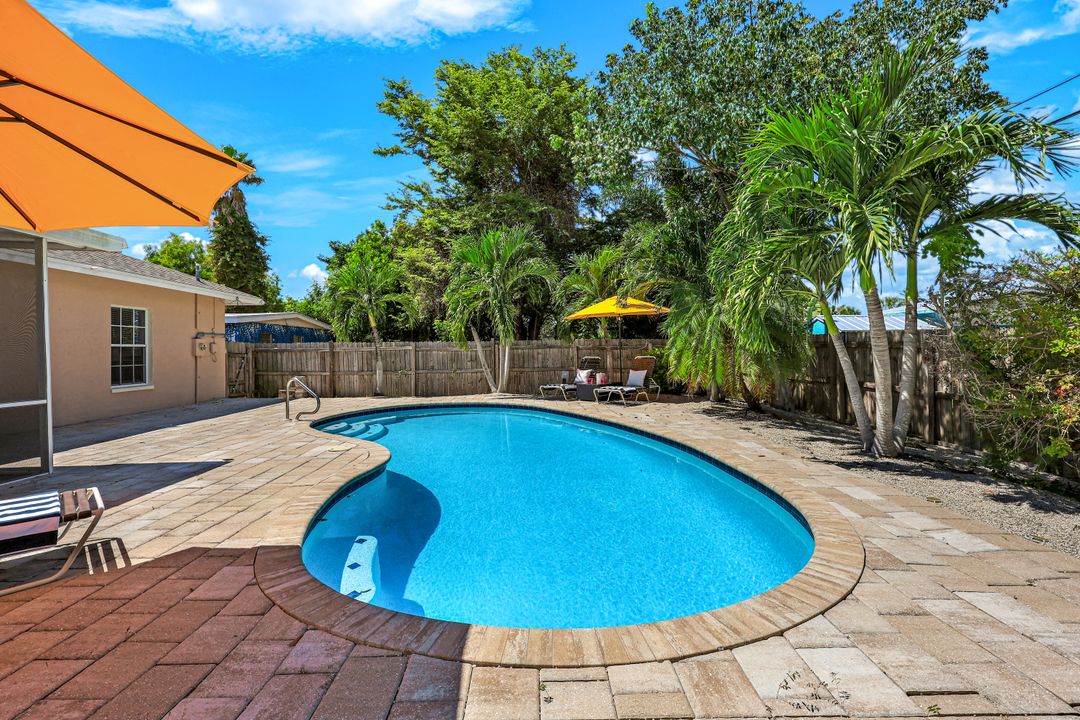 815 96th Ave N, Naples, FL 34108