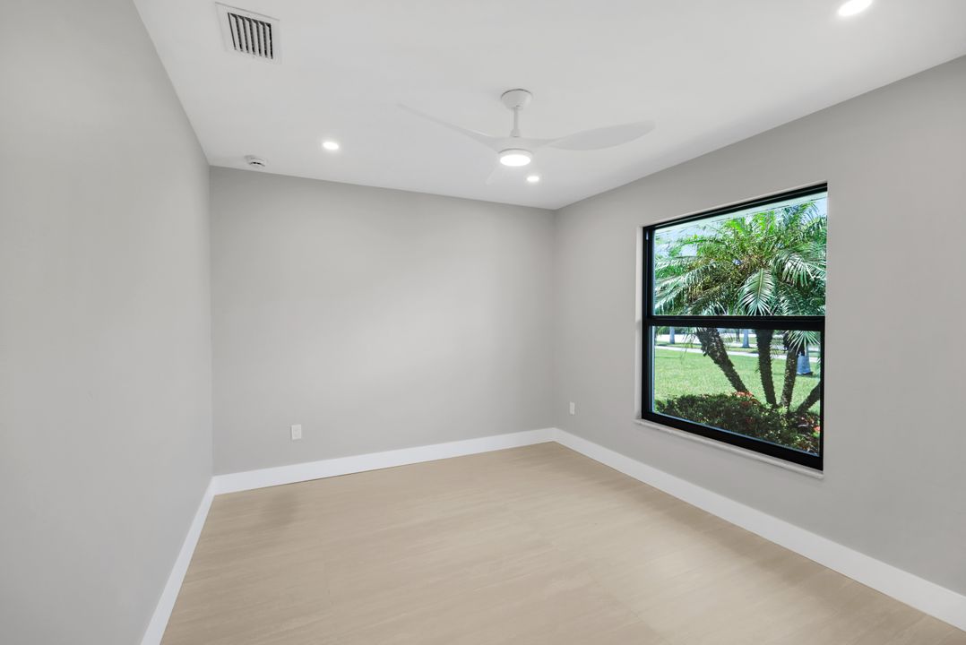 27081 Harbor Dr, Bonita Springs, FL 34135