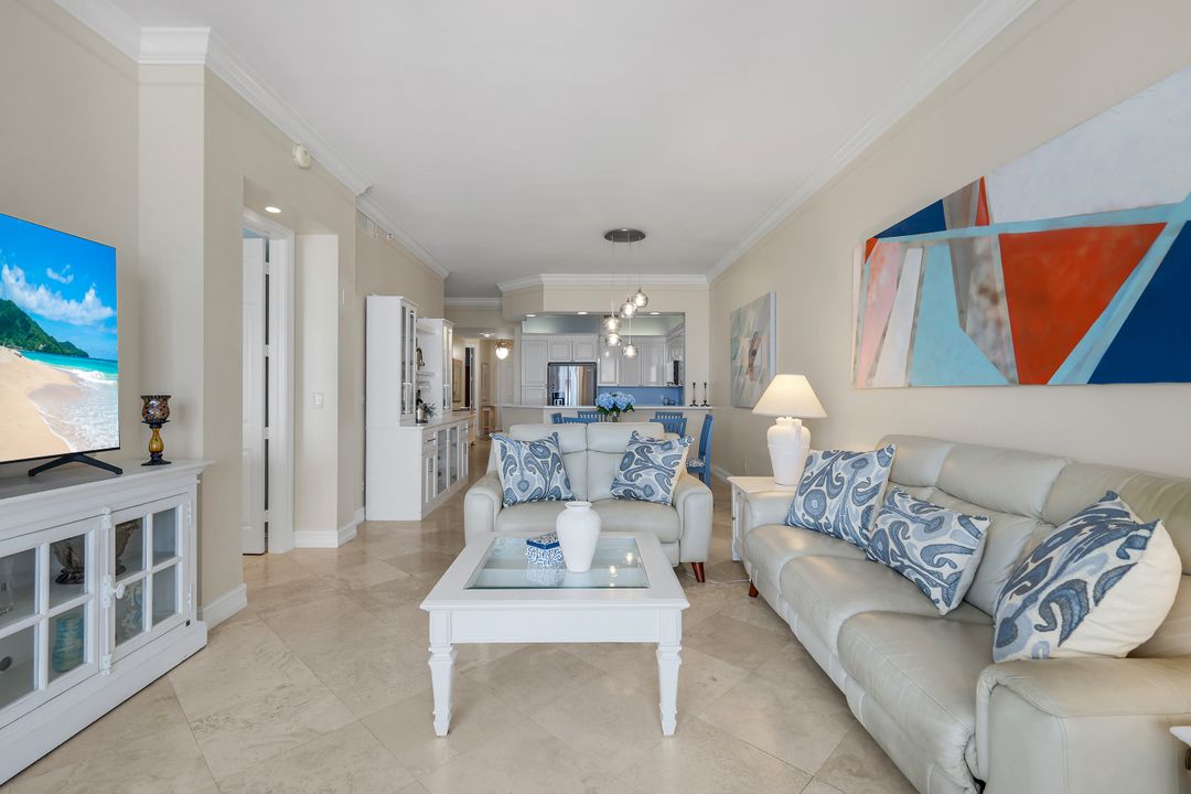 400 Flagship Dr #1206, Naples, FL 34108