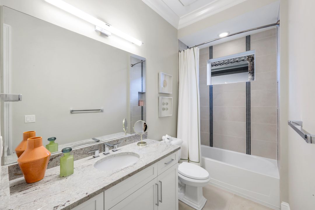 3828 Isla Del Sol Way, Naples, FL 34114