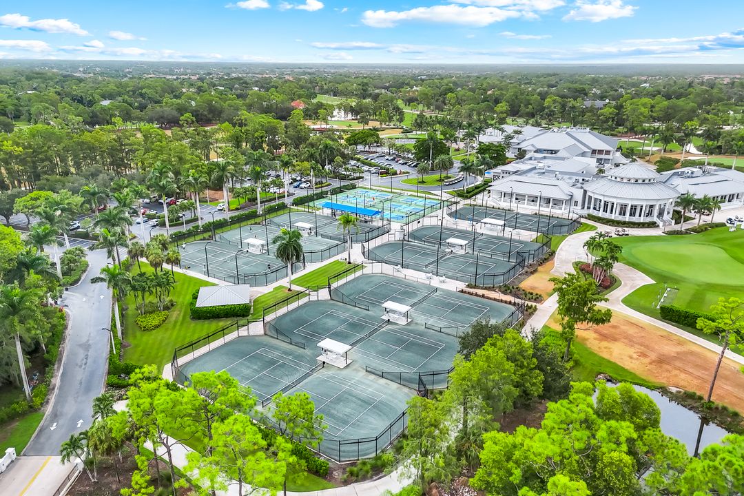 13024 Valewood Dr, Naples, FL 34119