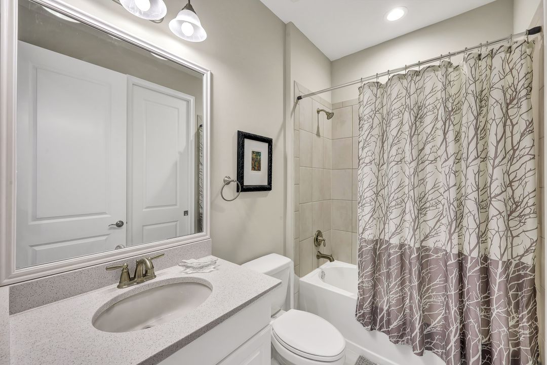 8107 Calle Canovas St, Naples, FL 34114