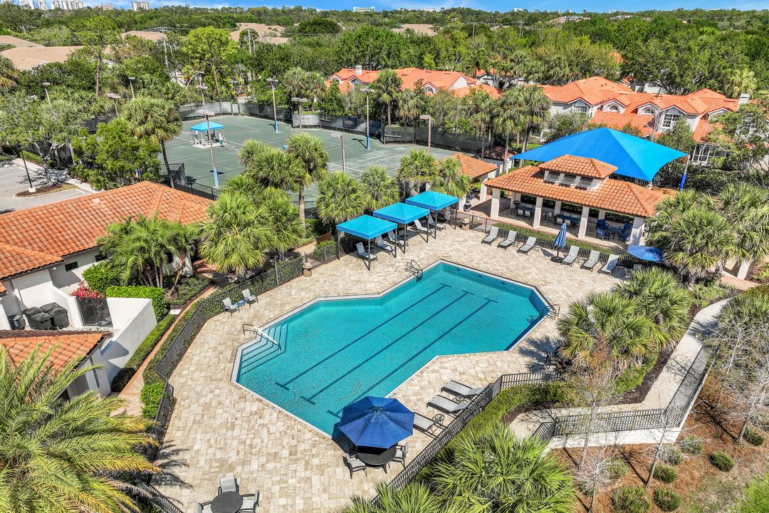 8146 Las Palmas Way, Naples, FL 34109