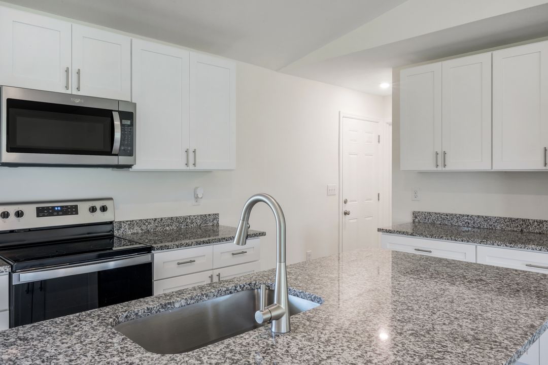 1317 NE 9th Ave, Cape Coral, FL 33909
