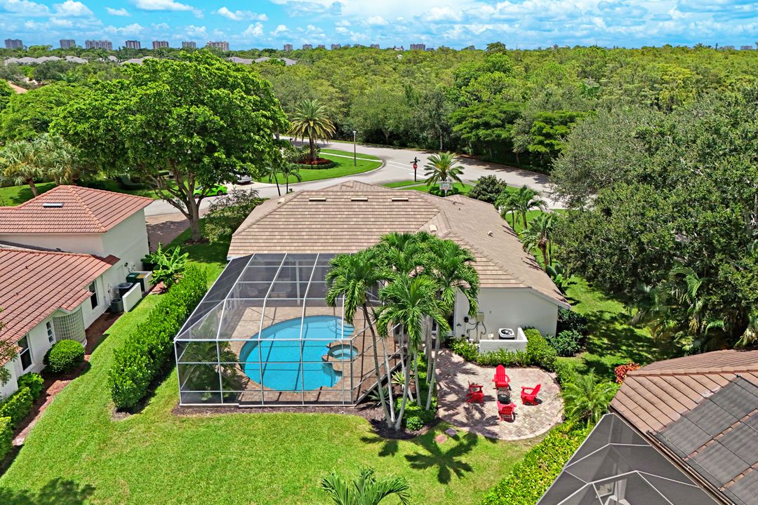 7998 Beaumont Ct, Naples, FL 34109